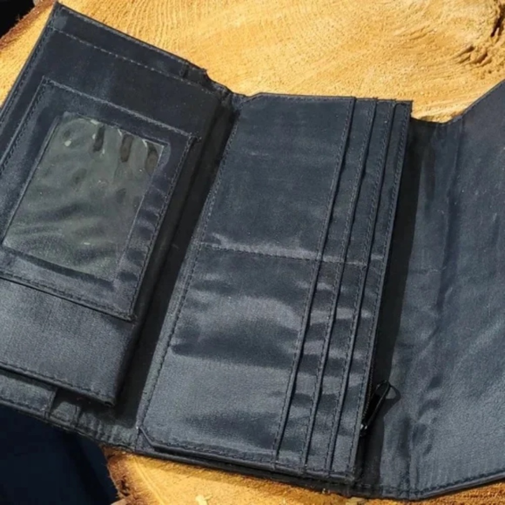 Gorgeous Embossed Pattern Wallet - Picture 11 of 12